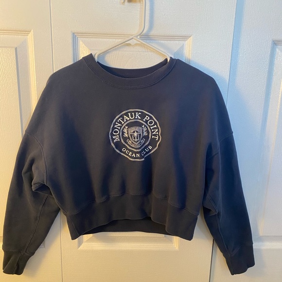 Abercrombie & Fitch Tops - Navy Abercrombie and fitch cropped sweatshirt size small